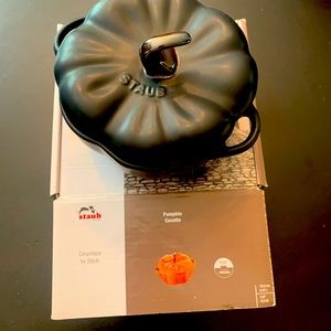 Staub Black Pumpkin Cocotte